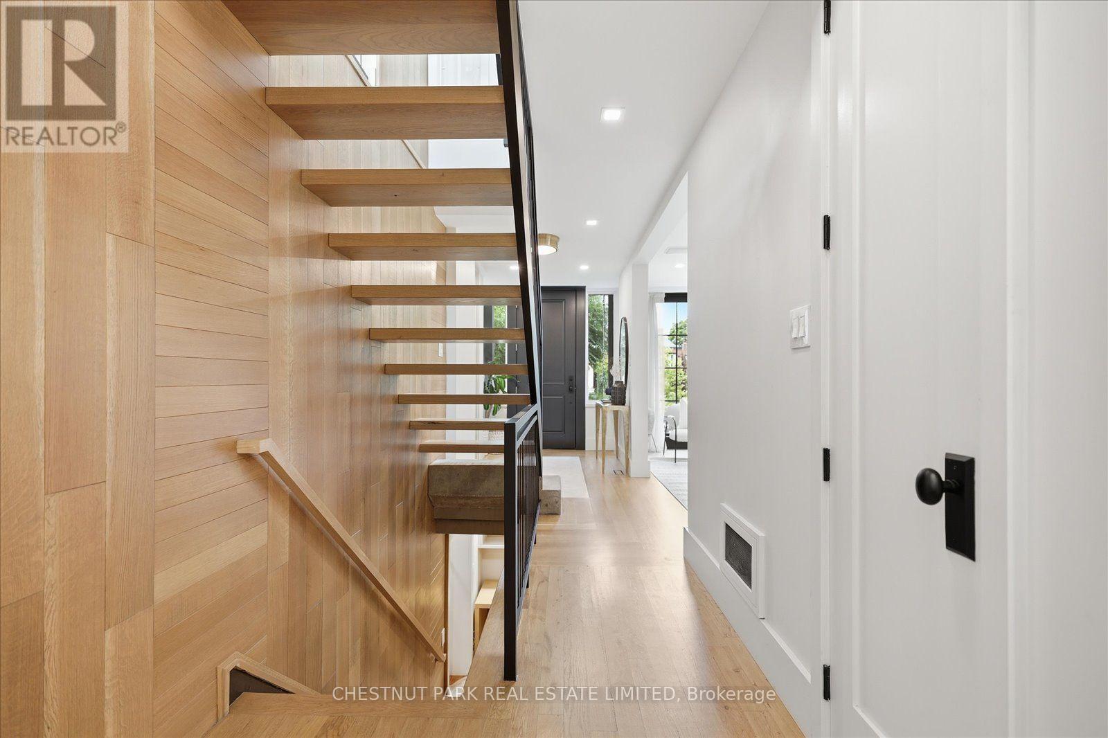 310 Bessborough Drive, Toronto, Ontario  M4G 3L1 - Photo 14 - C13538994