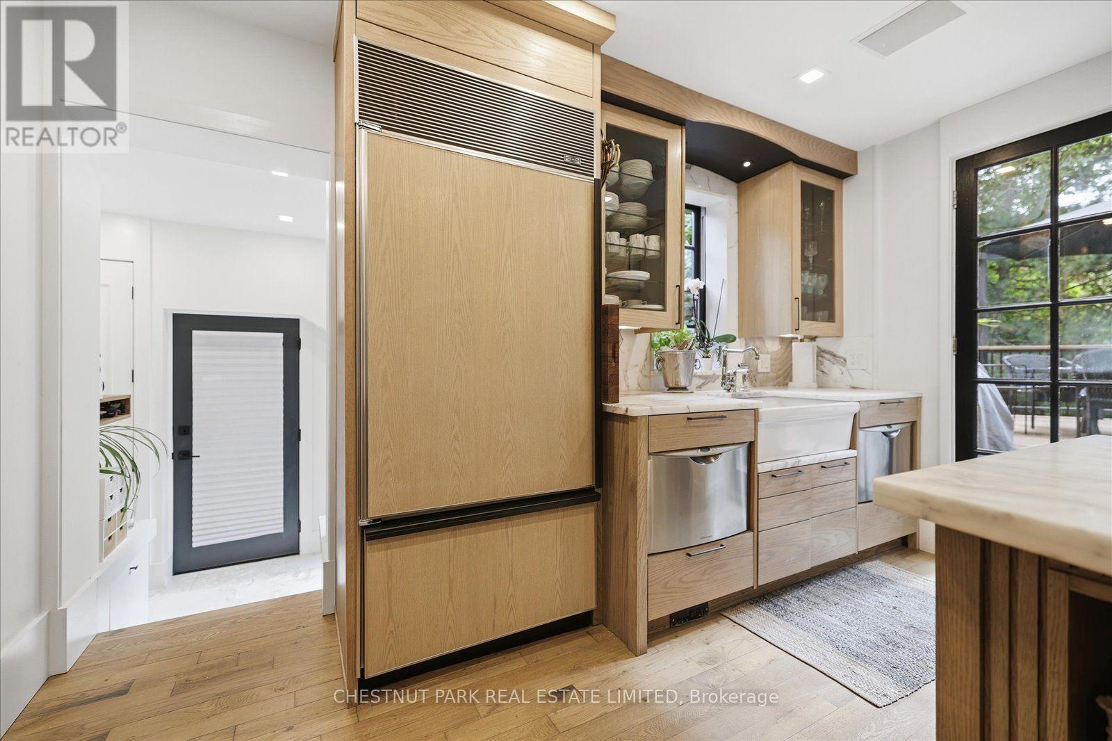 310 Bessborough Drive, Toronto, Ontario  M4G 3L1 - Photo 19 - C13538994