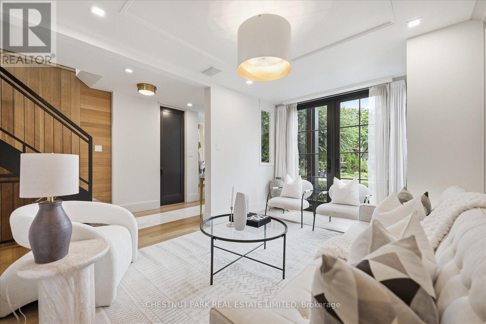 310 Bessborough Drive, Toronto, Ontario  M4G 3L1 - Photo 7 - C13538994