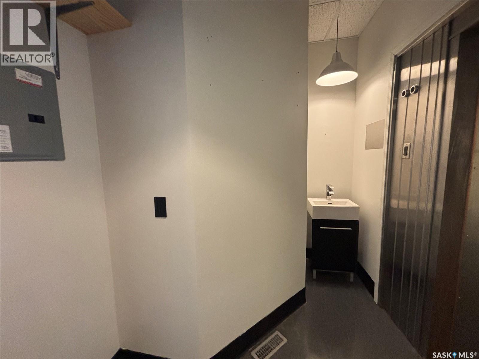 Unit A 115 Jasper Street, Maple Creek, Saskatchewan  S0N 1N0 - Photo 5 - SK042228