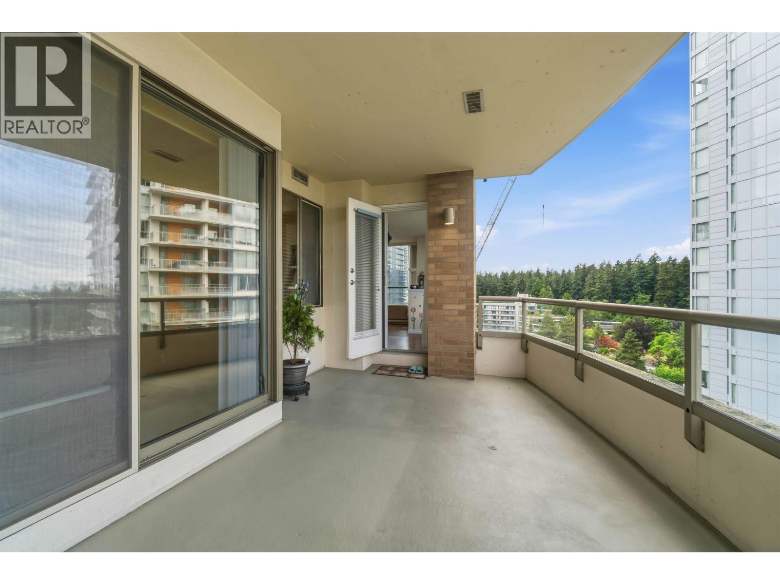 1206 5885 Olive Avenue, Burnaby, British Columbia  V5H 4N8 - Photo 3 - R3145037