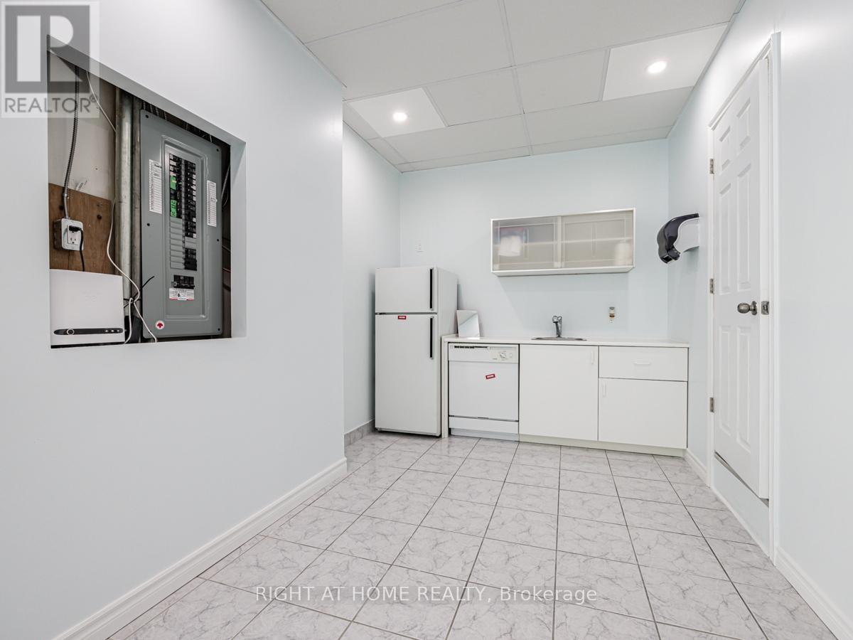 2nd Floor - 600 Gerrard Street E, Toronto, Ontario  M4M 1Y3 - Photo 5 - E13554302