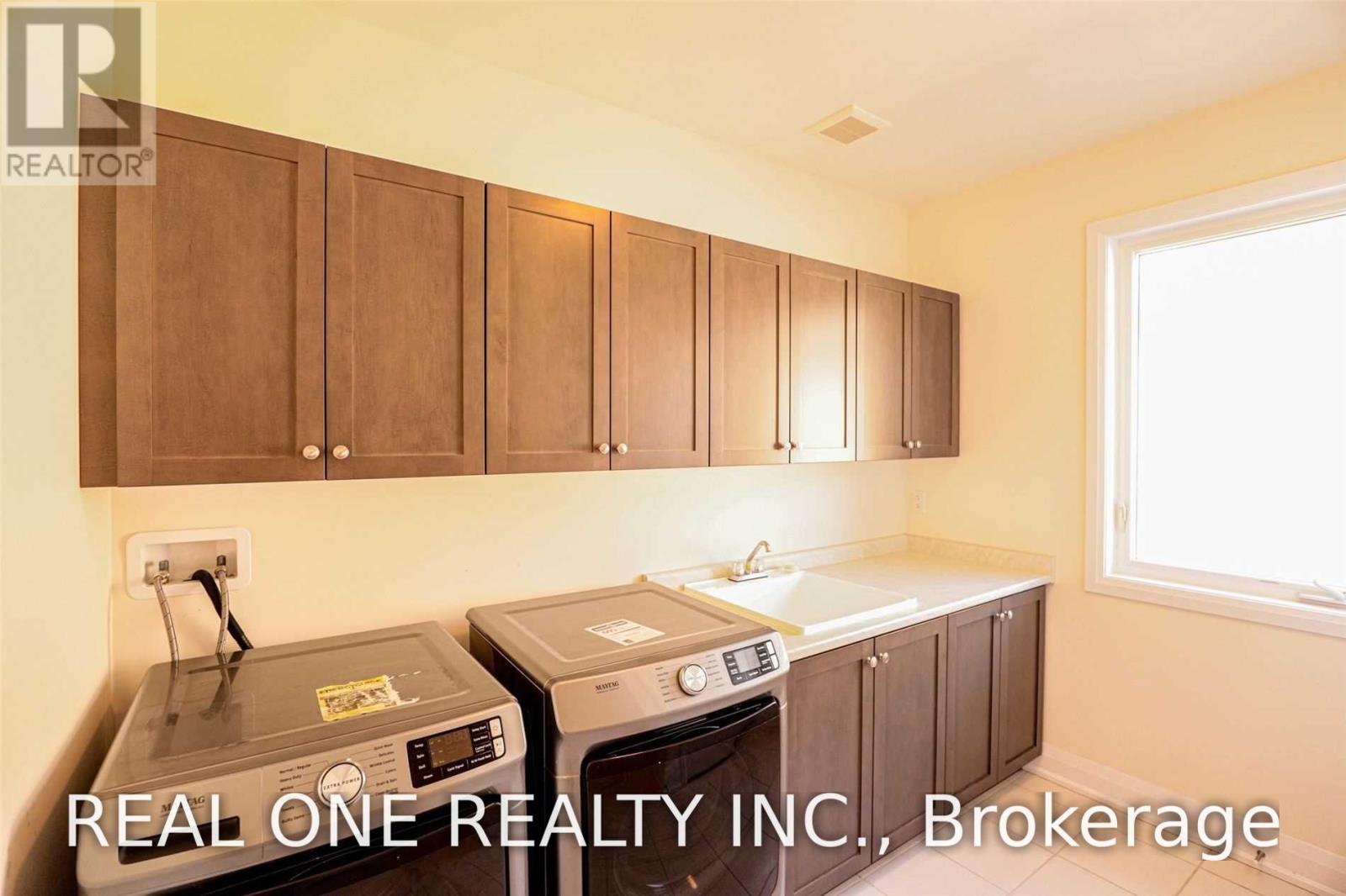 3306 Charles Biggar Drive, Oakville, Ontario  L6M 0N3 - Photo 26 - W13554278