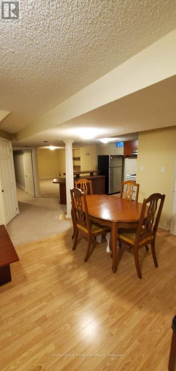 167 Surbray Grove, Mississauga, Ontario  L5B 2E2 - Photo 10 - W13554328