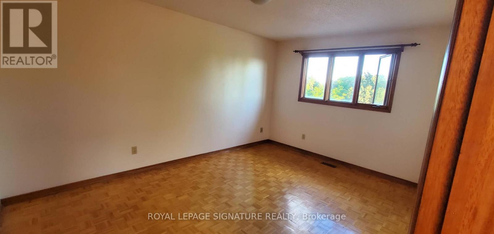 167 Surbray Grove, Mississauga, Ontario  L5B 2E2 - Photo 7 - W13554328