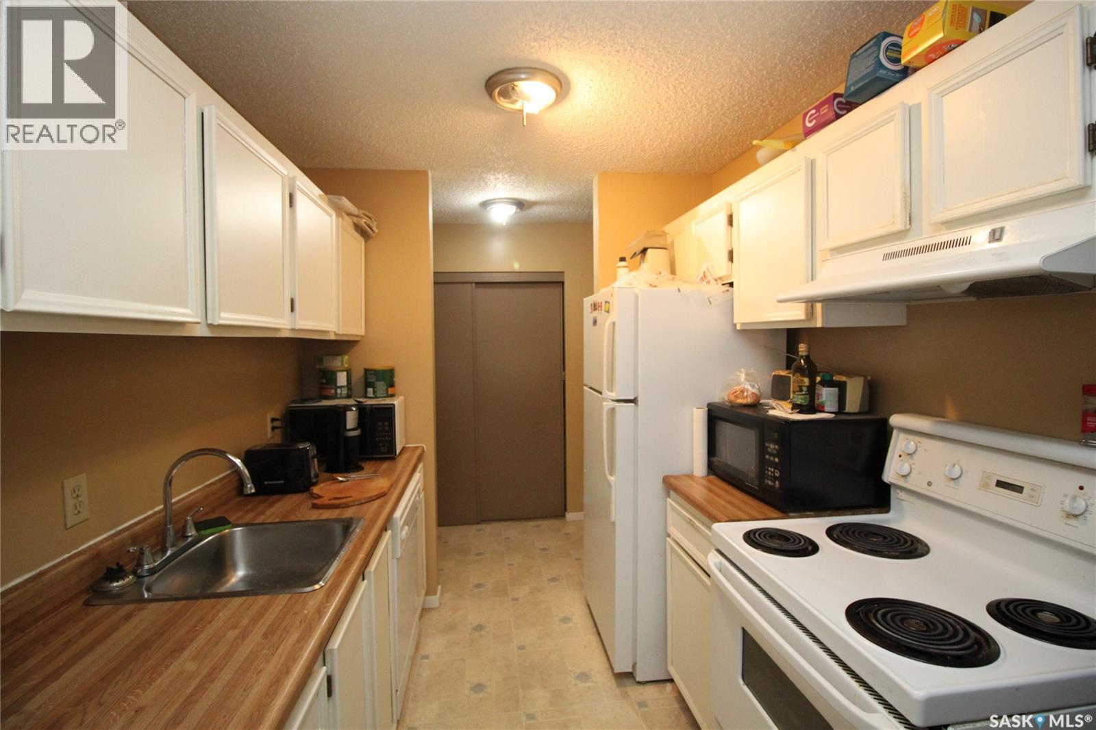 305 215 Tait Place, Saskatoon, Saskatchewan  S7H 5L5 - Photo 3 - SK042215