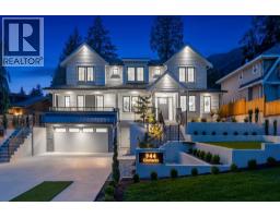 944 CLEMENTS AVENUE, North Vancouver, British Columbia