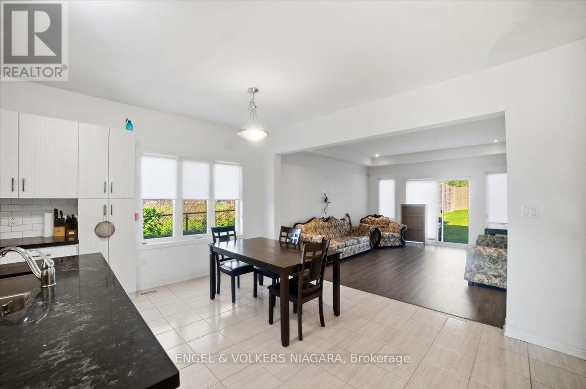 117 Juneberry Road, Thorold, Ontario  L2V 0H8 - Photo 5 - X13554410