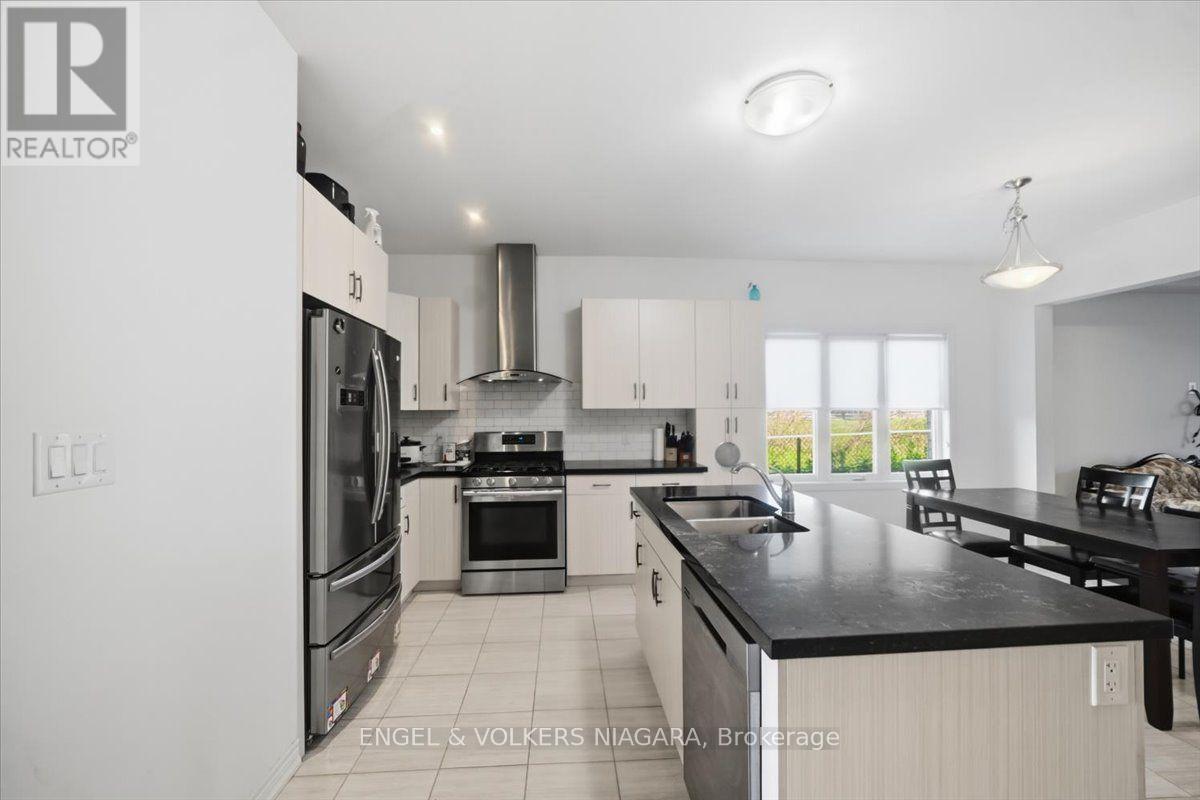 117 Juneberry Road, Thorold, Ontario  L2V 0H8 - Photo 6 - X13554410