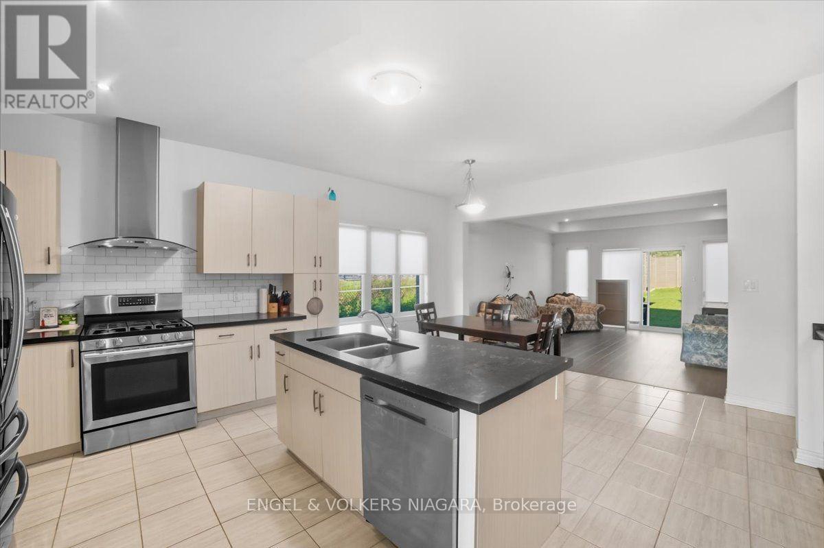 117 Juneberry Road, Thorold, Ontario  L2V 0H8 - Photo 7 - X13554410