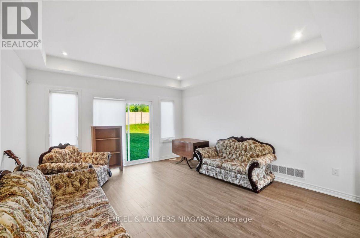 117 Juneberry Road, Thorold, Ontario  L2V 0H8 - Photo 9 - X13554410