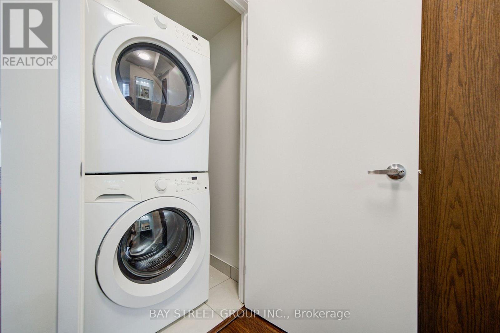 2506 - 360 Square One Drive, Mississauga, Ontario  L5B 0G7 - Photo 12 - W13554356