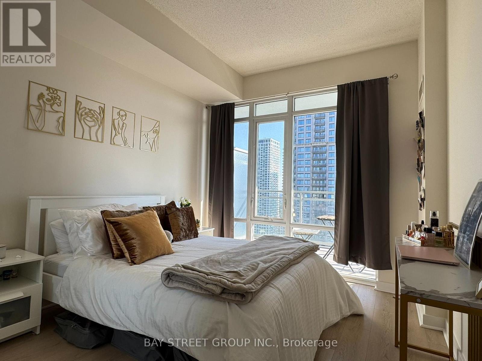 2506 - 360 Square One Drive, Mississauga, Ontario  L5B 0G7 - Photo 8 - W13554356