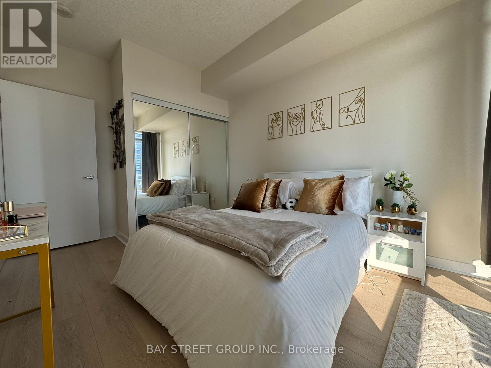 2506 - 360 Square One Drive, Mississauga, Ontario  L5B 0G7 - Photo 9 - W13554356
