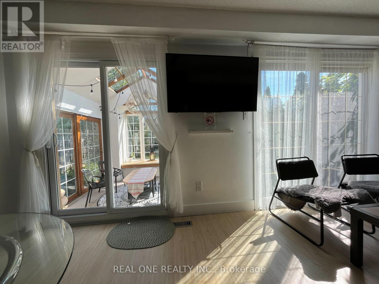 3245 Cambourne Crescent, Mississauga, Ontario  L5N 5G4 - Photo 4 - W13554320