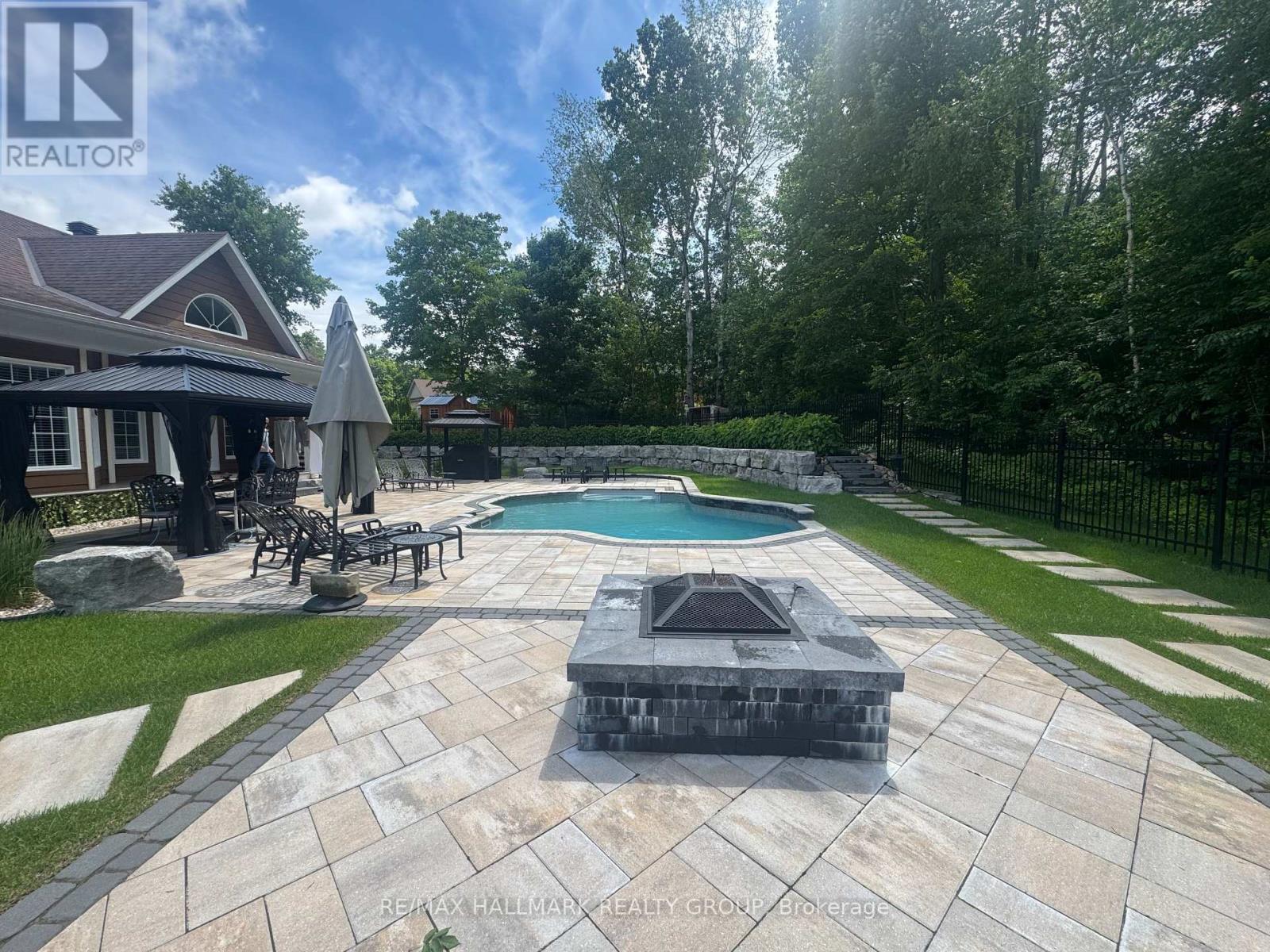 24 Radstock Lane, Champlain, Ontario  K6A 2R2 - Photo 5 - X12857482