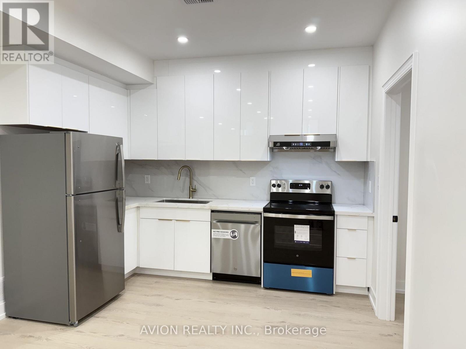 6 Fred Lablanc Drive, Markham, Ontario  L6B 1R8 - Photo 2 - N13481488