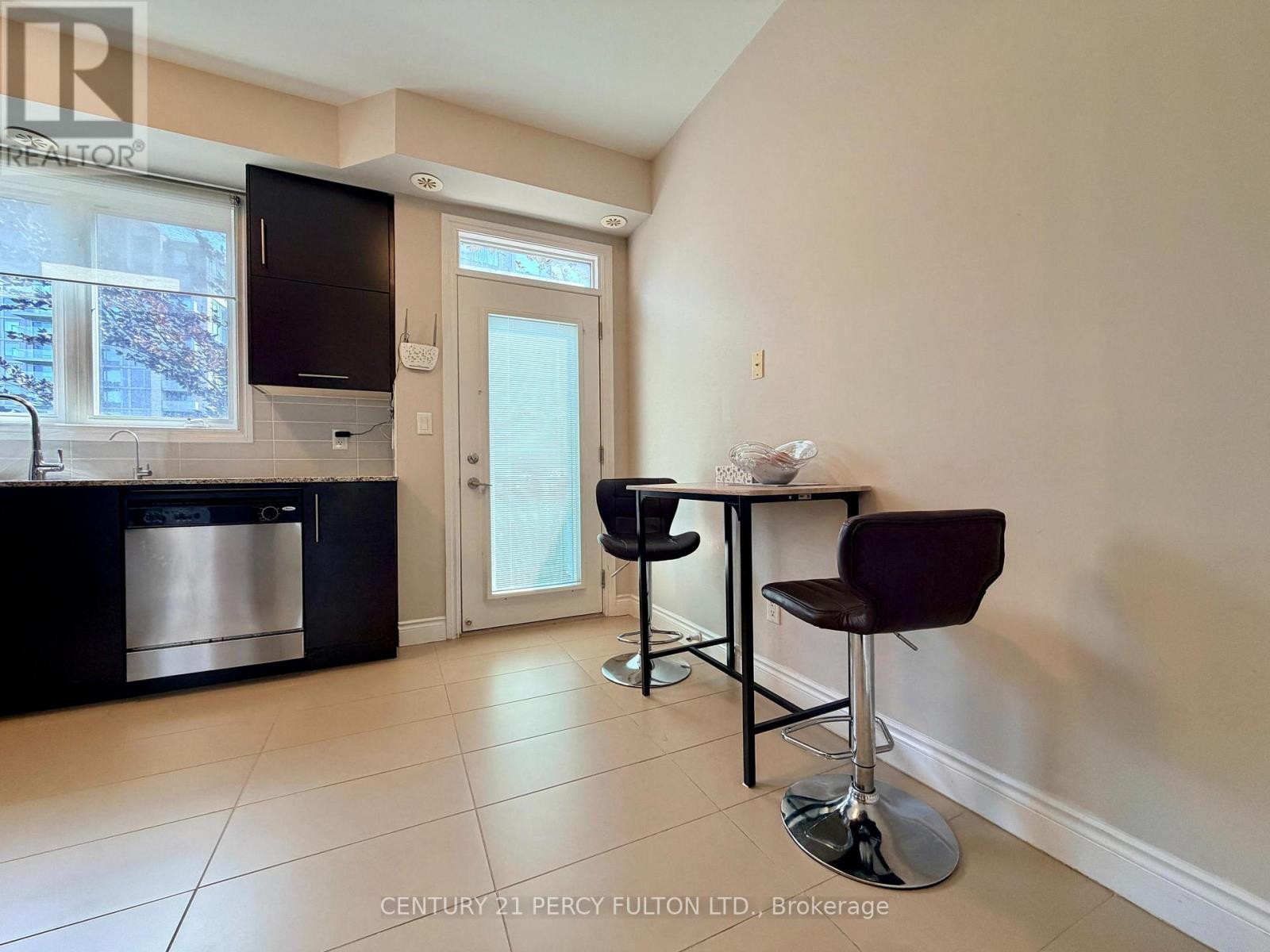 Th6 - 225 South Park Road, Markham, Ontario  L3T 0B6 - Photo 12 - N13554468