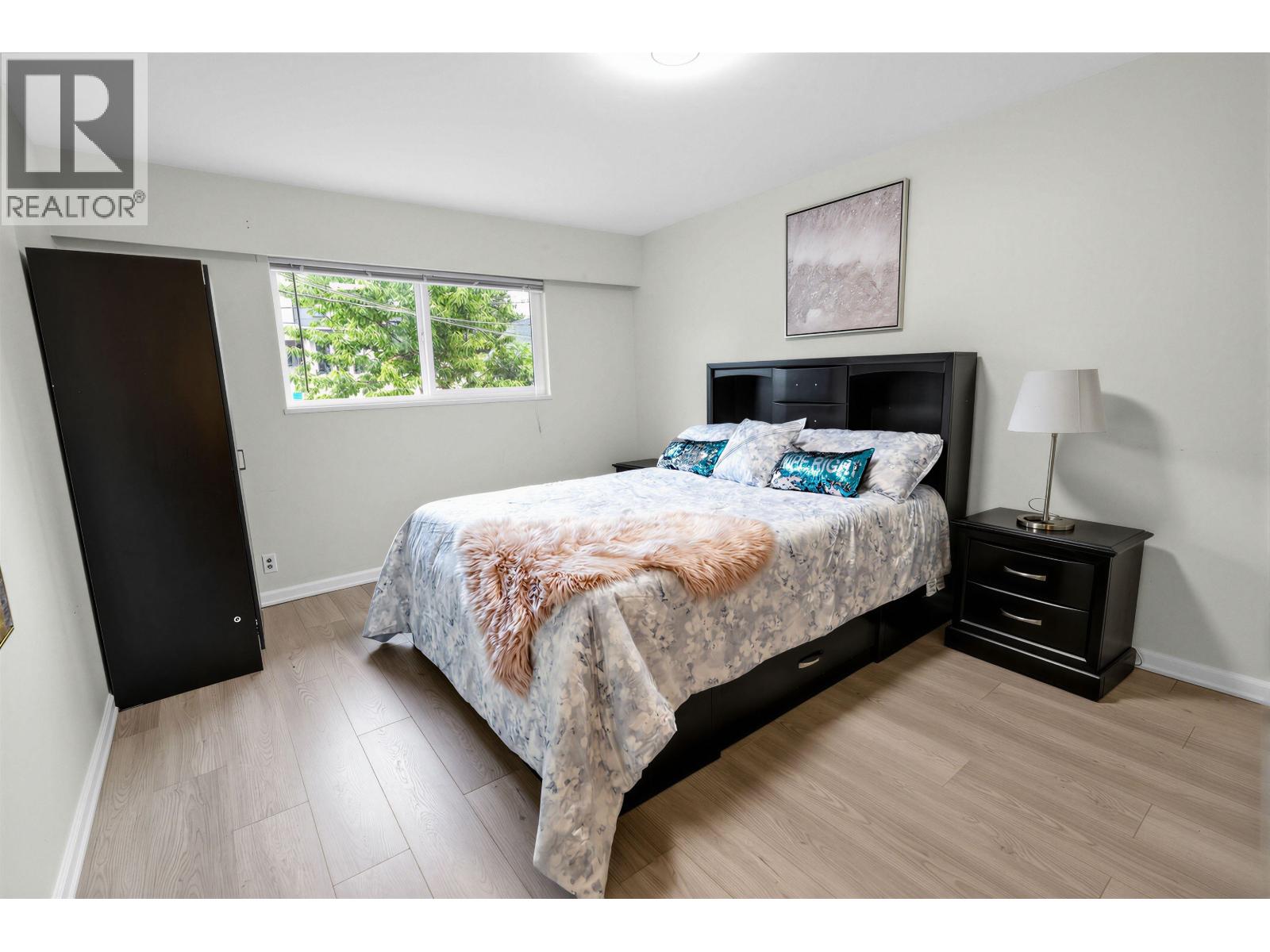 7969 Burnlake Drive, Burnaby, British Columbia  V5A 2G2 - Photo 6 - R3145128