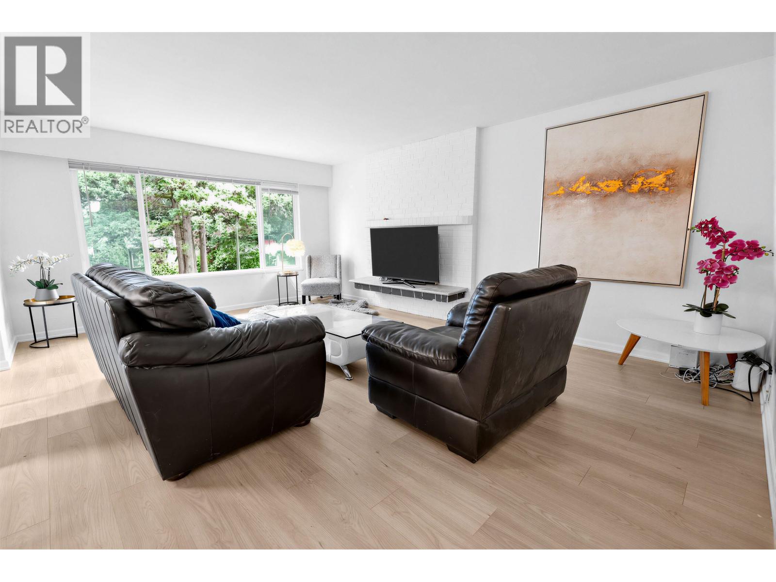 7969 Burnlake Drive, Burnaby, British Columbia  V5A 2G2 - Photo 4 - R3145128