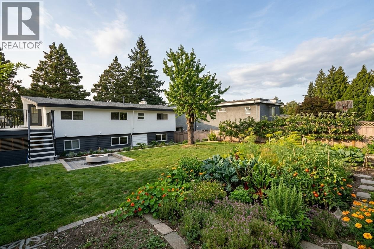 7969 Burnlake Drive, Burnaby, British Columbia  V5A 2G2 - Photo 3 - R3145128