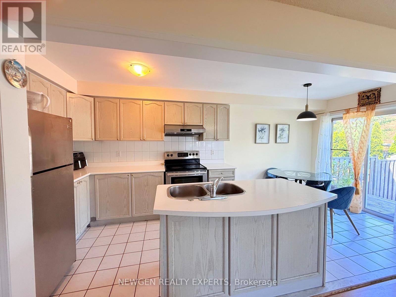 Upper - 6013 Castlegrove Court, Mississauga, Ontario  L5N 7A8 - Photo 4 - W13554560