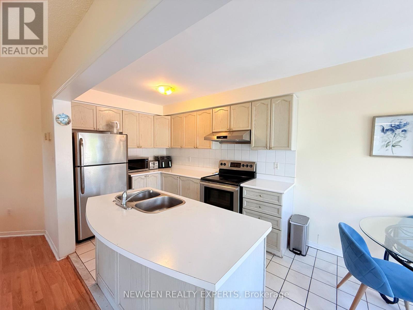 Upper - 6013 Castlegrove Court, Mississauga, Ontario  L5N 7A8 - Photo 5 - W13554560