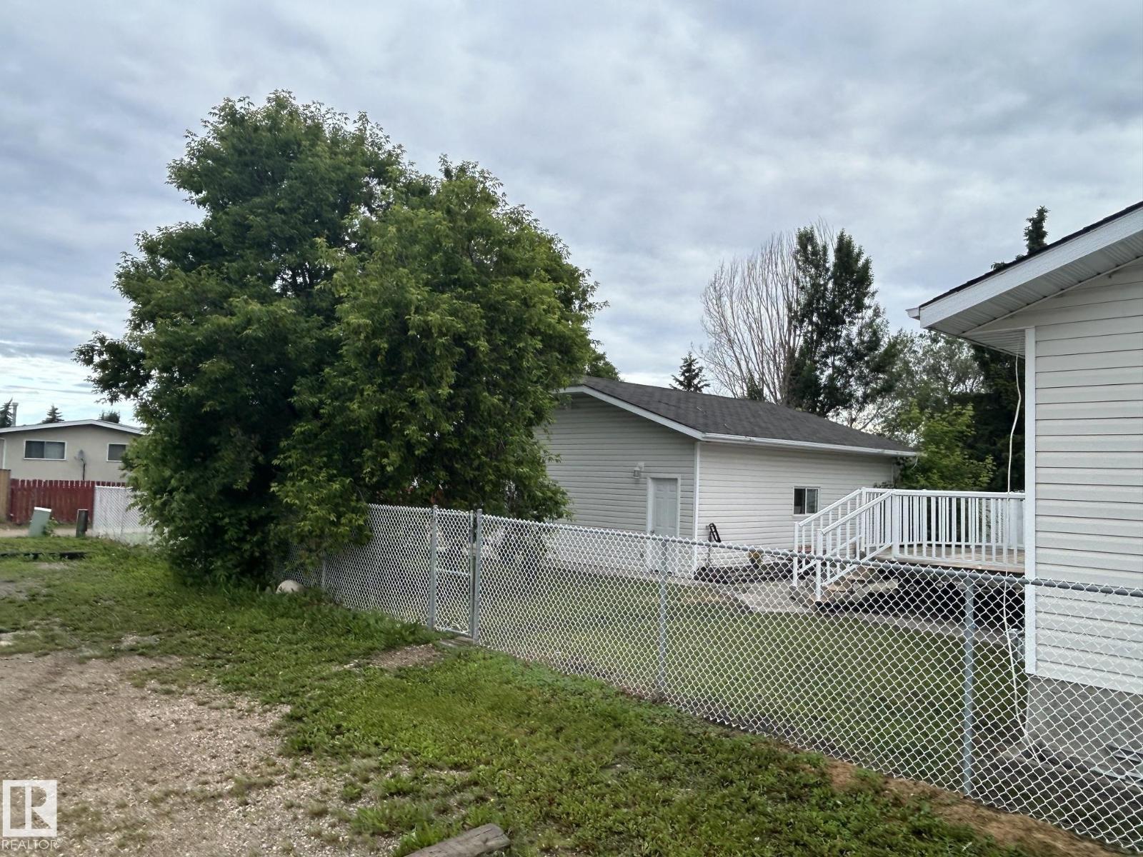 4304 41a St, Bonnyville Town, Alberta  T9N 1W3 - Photo 2 - E4498472