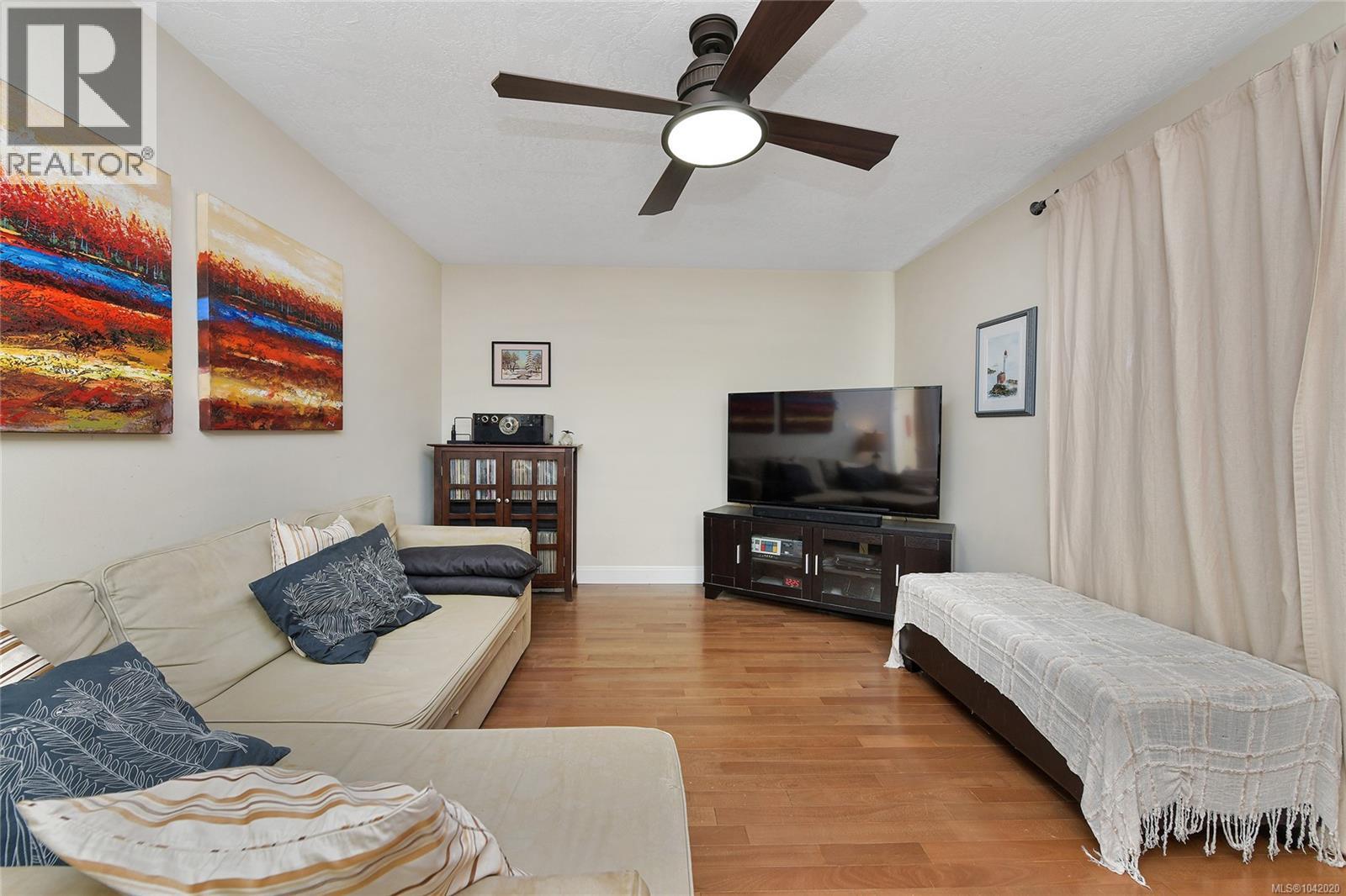 786 Cameo St, Saanich, British Columbia  V8X 4M4 - Photo 22 - 1042020