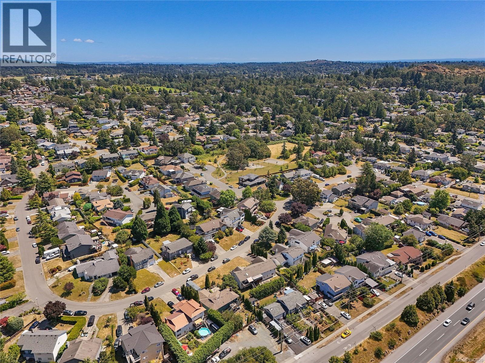 786 Cameo St, Saanich, British Columbia  V8X 4M4 - Photo 55 - 1042020