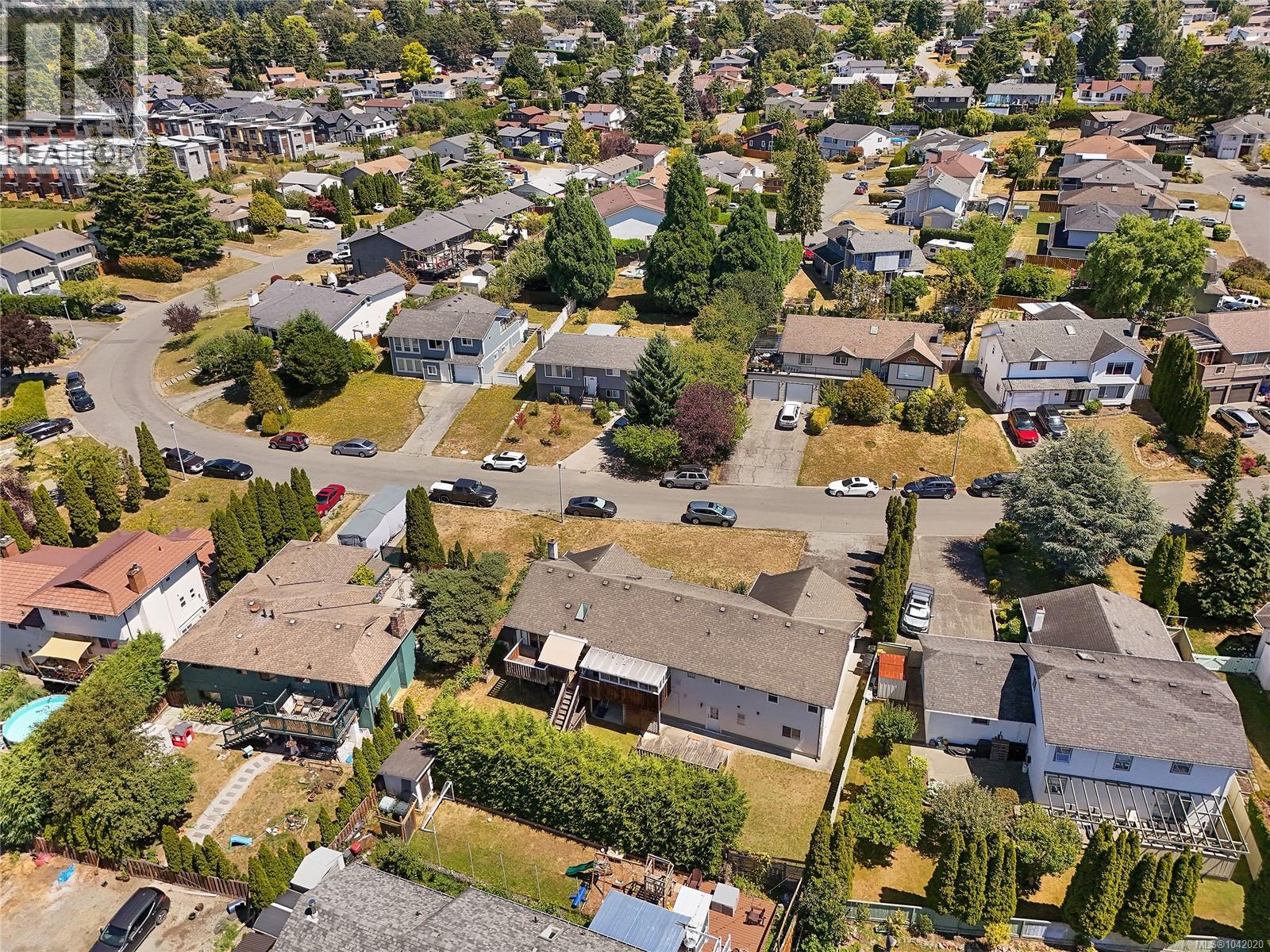 786 Cameo St, Saanich, British Columbia  V8X 4M4 - Photo 53 - 1042020