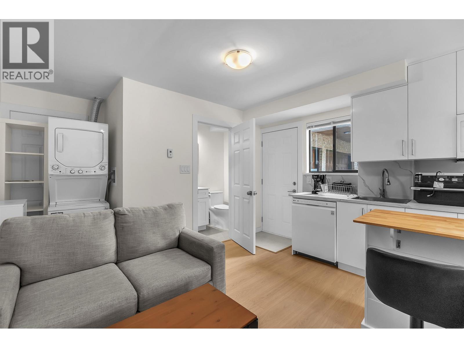 Studio 3xxx St. Andrews Avenue, North Vancouver, British Columbia  V7N 2A3 - Photo 10 - R3142689