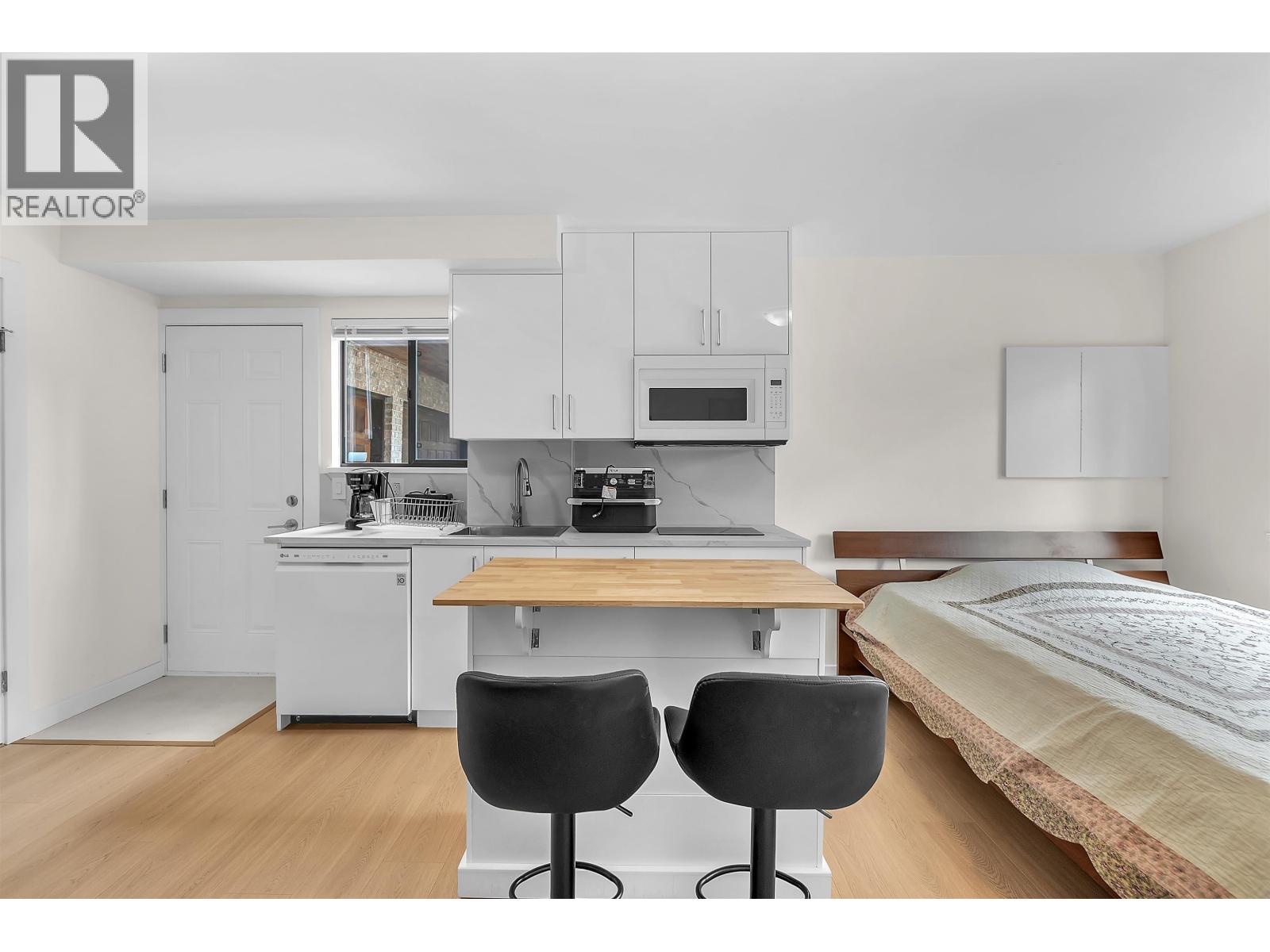 Studio 3xxx St. Andrews Avenue, North Vancouver, British Columbia  V7N 2A3 - Photo 5 - R3142689