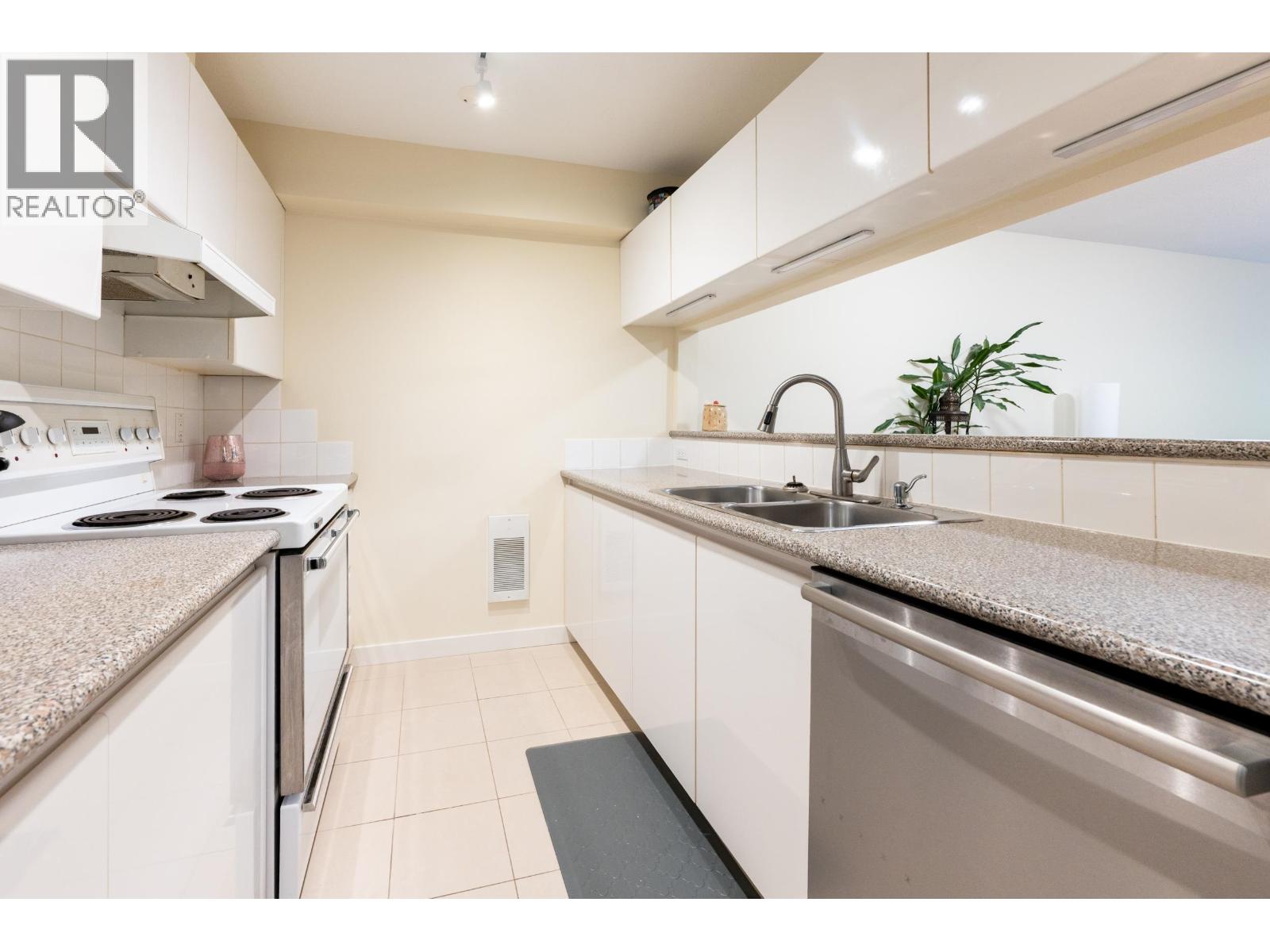 1 1386 W 6th Avenue, Vancouver, British Columbia  V6H 1A7 - Photo 11 - R3142292
