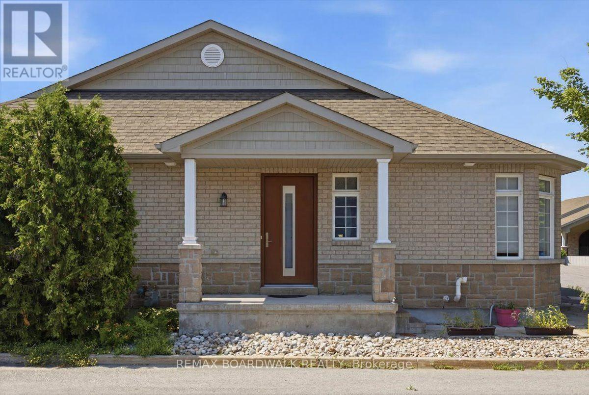 116 Passageway Private, Ottawa, Ontario  K2M 1H6 - Photo 2 - X13554518