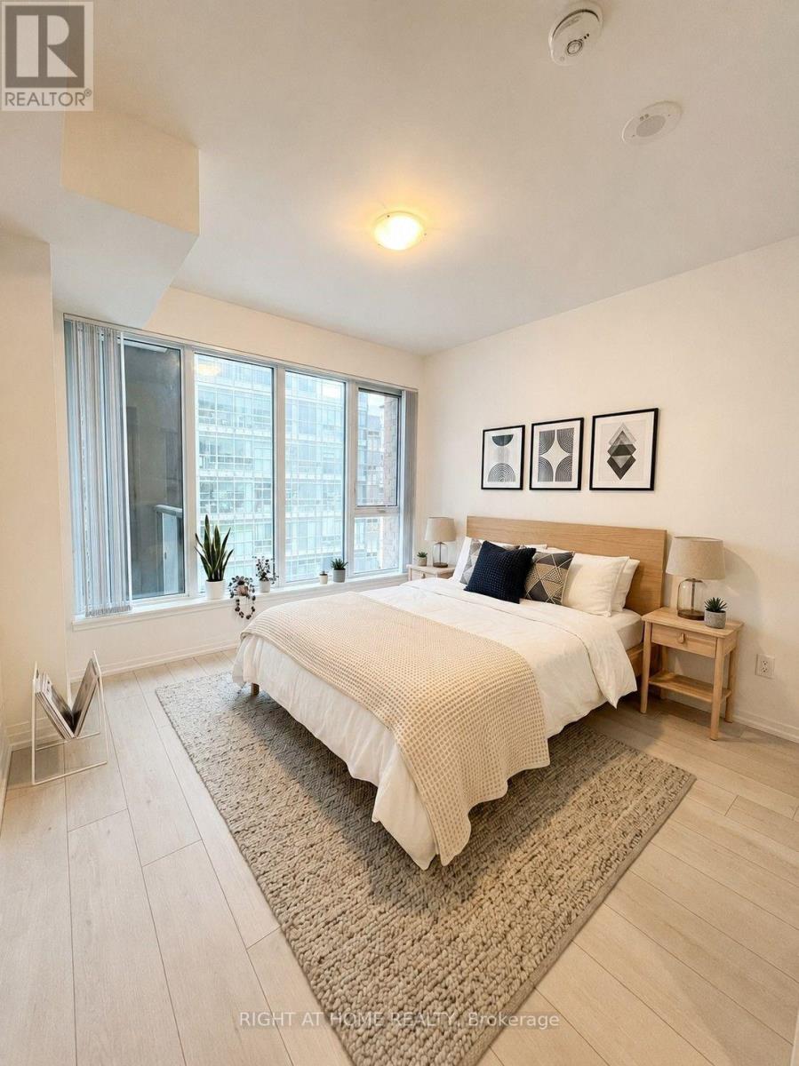 611 - 400 King Street, Toronto, Ontario M5V 1K2 - Photo 2 - C13542408