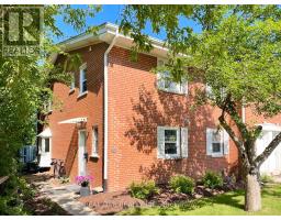 290 WESTCOURT PLACE, Waterloo, Ontario
