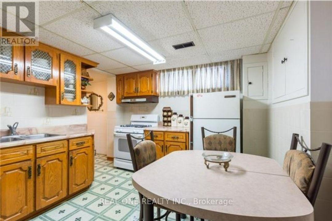 Basement - 114 Palmerston Avenue, Toronto, Ontario  M6J 2J1 - Photo 5 - C13554666