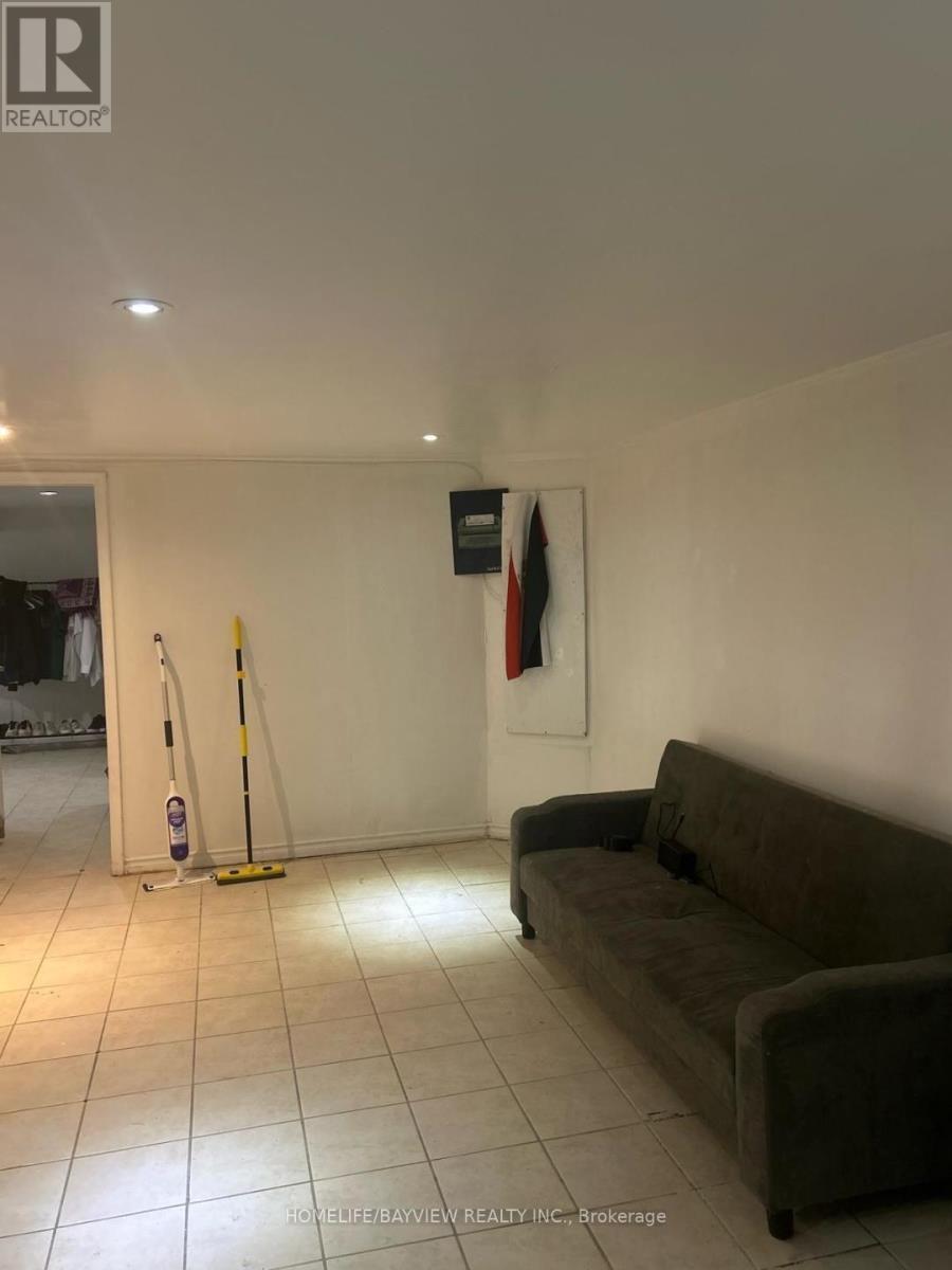 Lower Floor - 27 Main Street, Mississauga, Ontario  L5M 1X5 - Photo 3 - W13554670