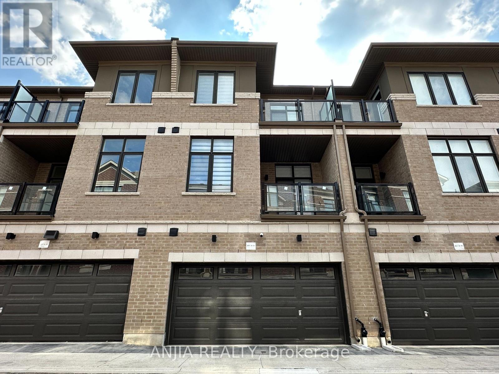 10 Tay Lane, Richmond Hill, Ontario L4S 0N8 - Photo 2 - N13554712