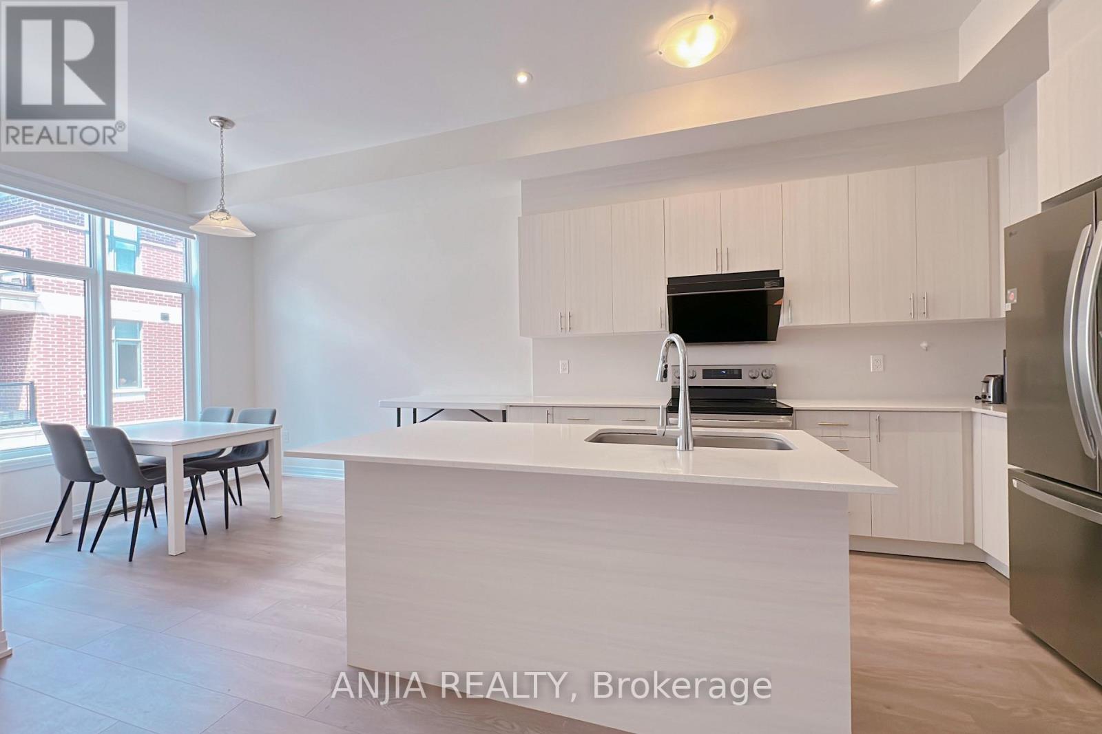 10 Tay Lane, Richmond Hill, Ontario L4S 0N8 - Photo 4 - N13554712