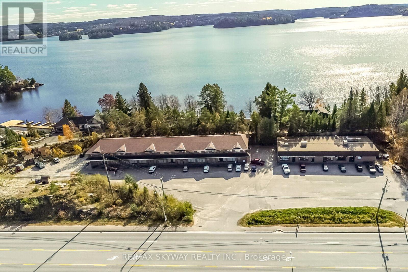 233 Highway 60, Huntsville, Ontario  P1H 1C2 - Photo 3 - X13553018
