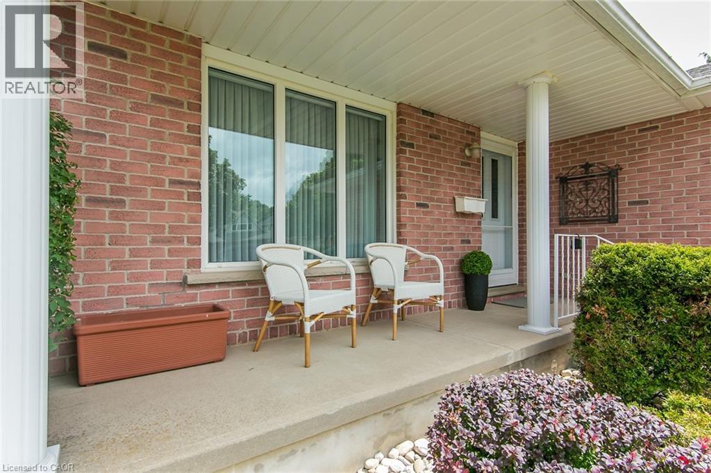570 Hallmark Drive, Waterloo, Ontario  N2K 3P2 - Photo 4 - 40843934