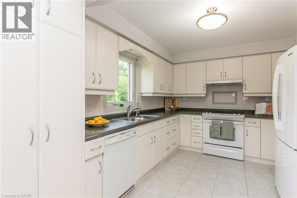 570 Hallmark Drive, Waterloo, Ontario  N2K 3P2 - Photo 15 - 40843934