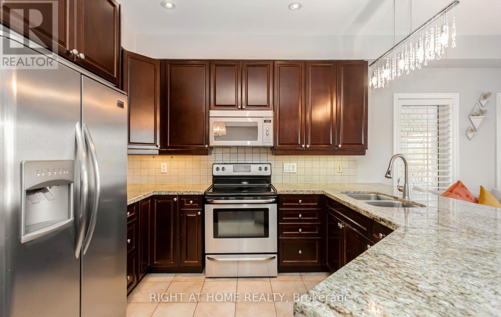 2419 Wasaga Drive, Oakville, Ontario  L6H 0B8 - Photo 11 - W13554752