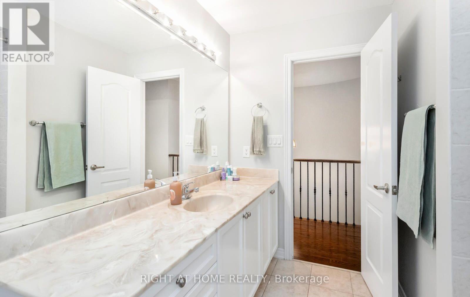 2419 Wasaga Drive, Oakville, Ontario  L6H 0B8 - Photo 30 - W13554752