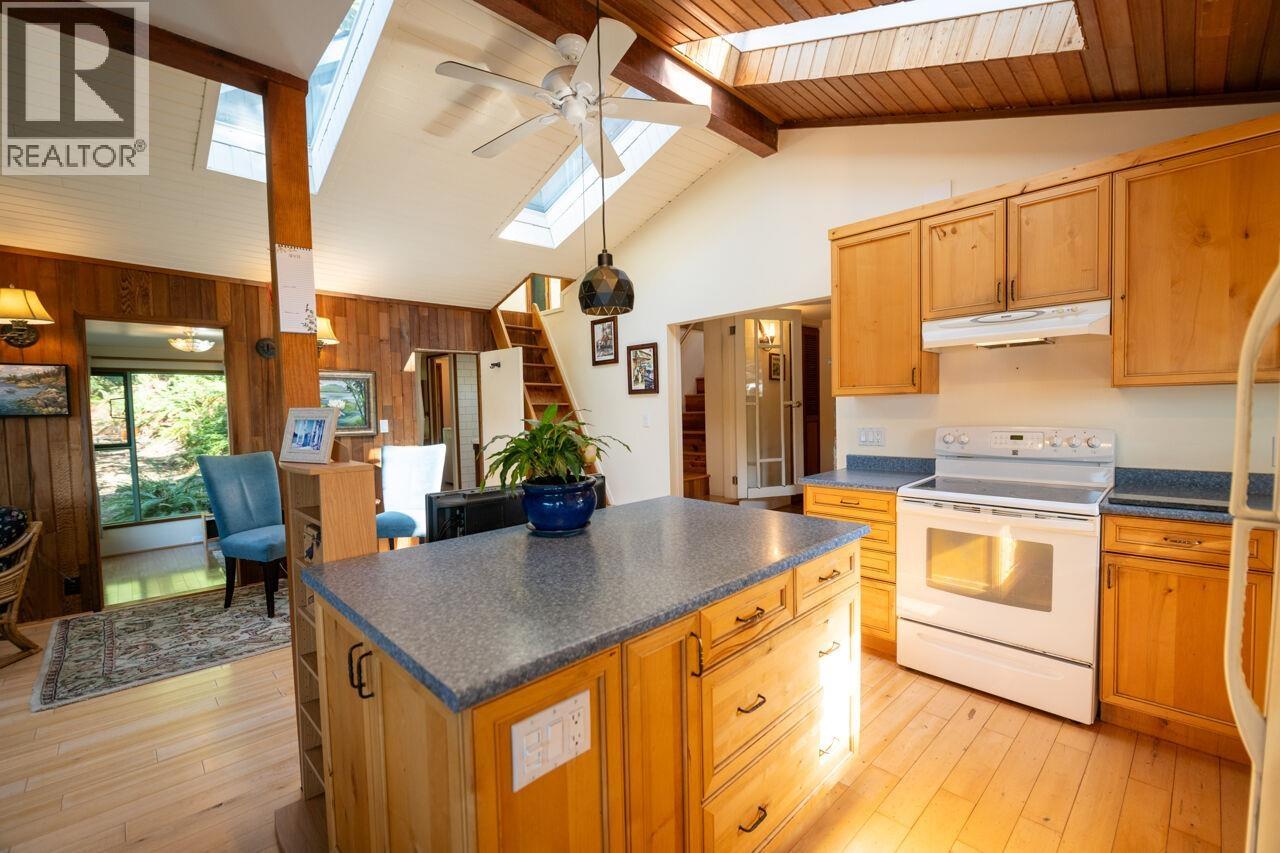 1587 Mount Gardner Road, Bowen Island, British Columbia  V0N 1G2 - Photo 7 - R3145378