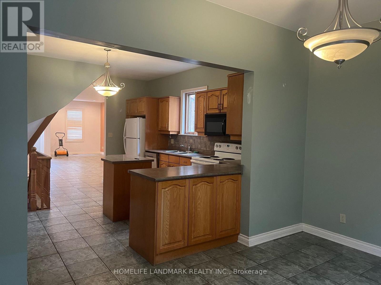 231 Clinton Street, Toronto, Ontario  M6G 2Y4 - Photo 3 - C13554774
