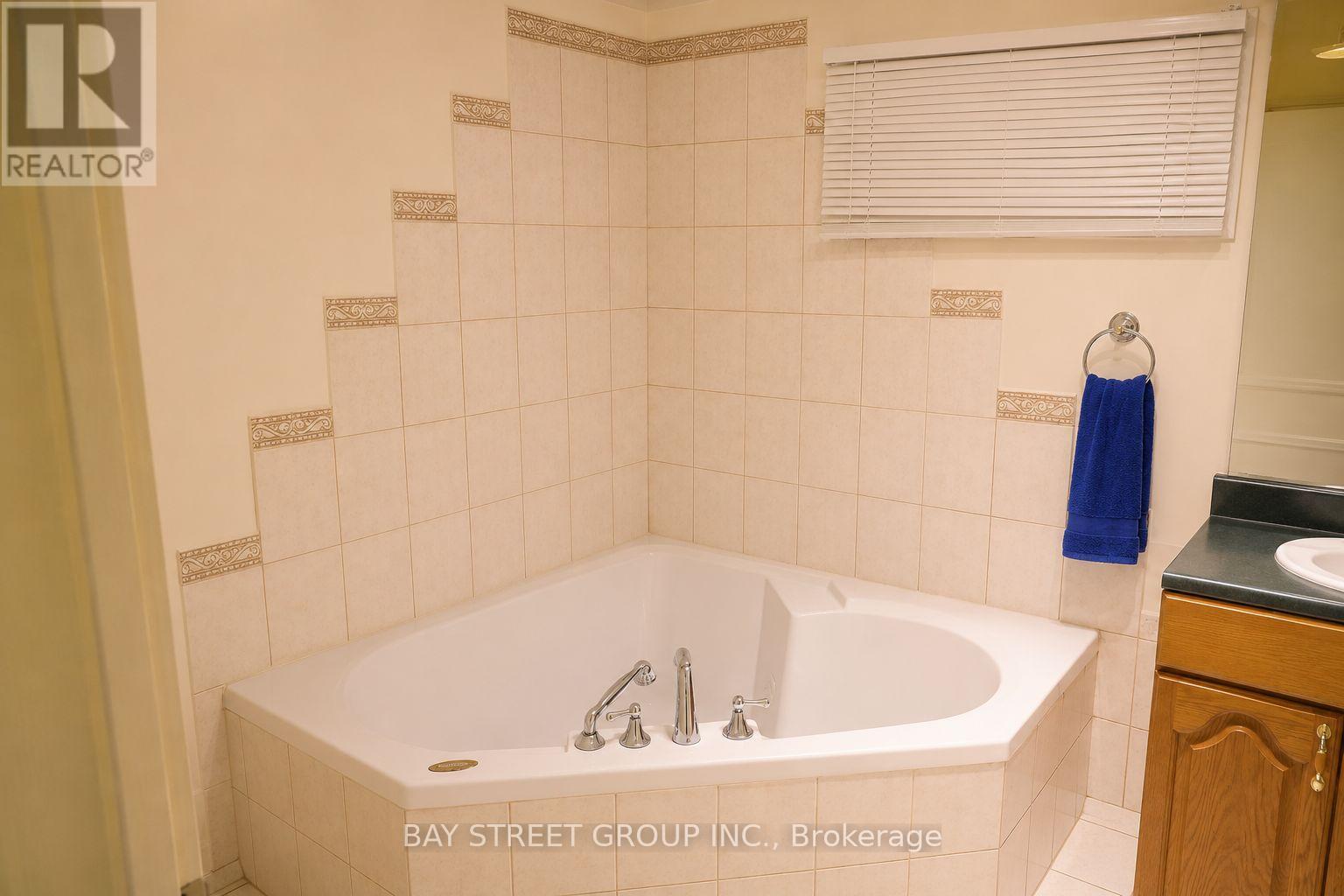 Bsmt - 27 Stornoway Crescent, Markham, Ontario L3T 3X8 - Photo 4 - N13470416