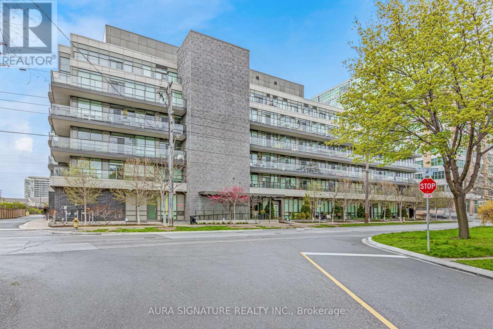 612 - 8 FIELDWAY ROAD, Toronto, Ontario